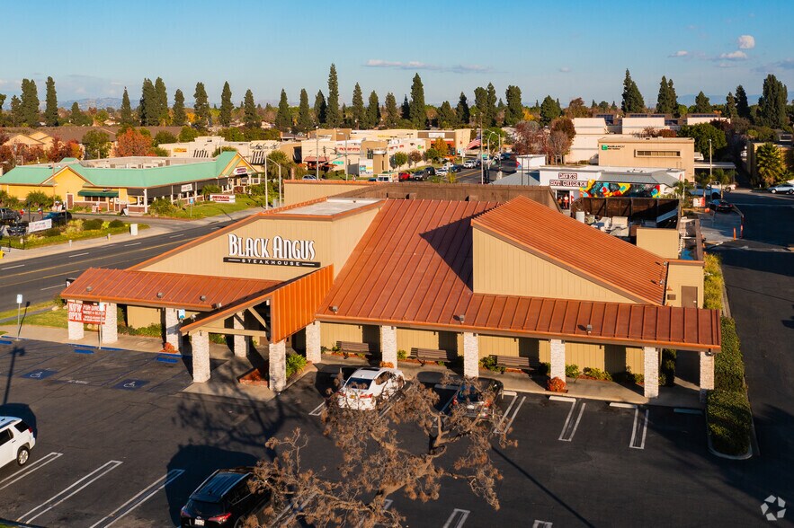 5000 E Candlewood St, Lakewood, CA for sale - Primary Photo - Image 1 of 5