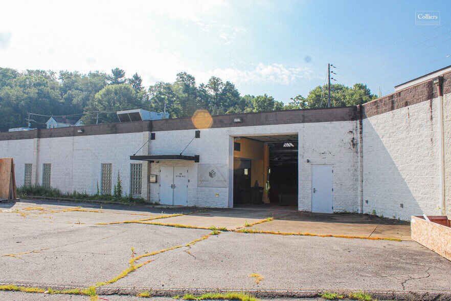 100 Keystone Dr, Carnegie, PA à louer - Photo du bâtiment - Image 3 de 12