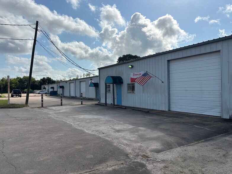 1120 County Road 129, Alvin, TX à vendre - Photo du bâtiment - Image 2 de 29