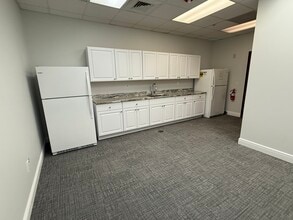 3210 Cleveland Ave, Fort Myers, FL for lease Building Photo- Image 2 of 4