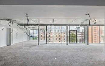 Office in Marseille for lease Interior Photo- Image 2 of 5