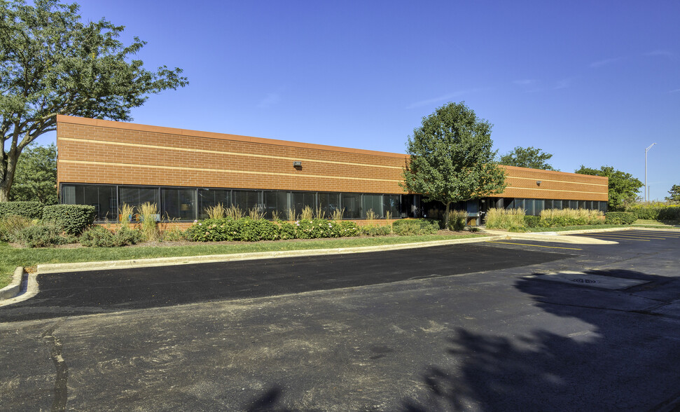 1811 Centre Point Cir, Naperville, IL for lease - Building Photo - Image 3 of 5