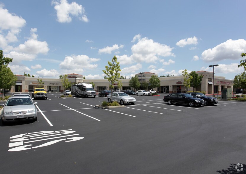 2205-2221 Sunset Blvd, Rocklin, CA à louer - Photo du bâtiment - Image 3 de 8