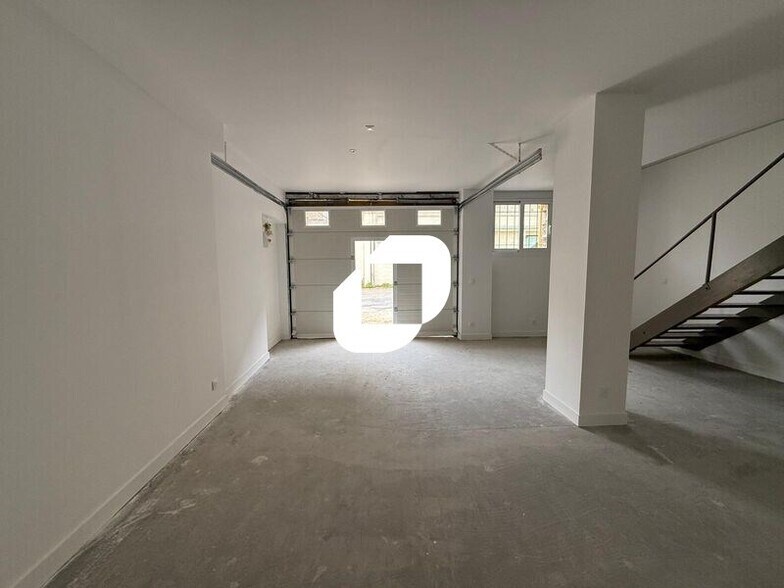 Rue Du General Leclerc, SAINT-OUEN-L'AUMONE for lease - Interior Photo - Image 3 of 15