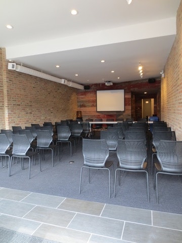 1434 W Montrose Ave, Chicago, IL for sale - Interior Photo - Image 2 of 46