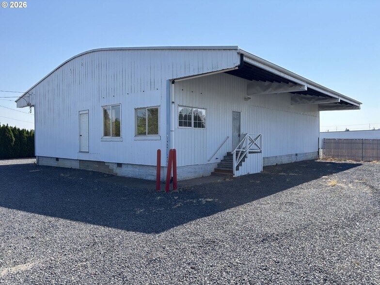 1466 NE Lafayette Ave, McMinnville, OR à louer - Photo du bâtiment - Image 1 de 16