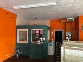 722 Martin Luther King Jr Blvd, Macon-Bibb, GA for sale Interior Photo- Image 2 of 4