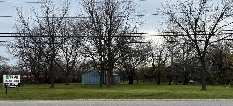 31W603 Liberty St, Aurora, IL à vendre - Photo du bâtiment - Image 2 de 4