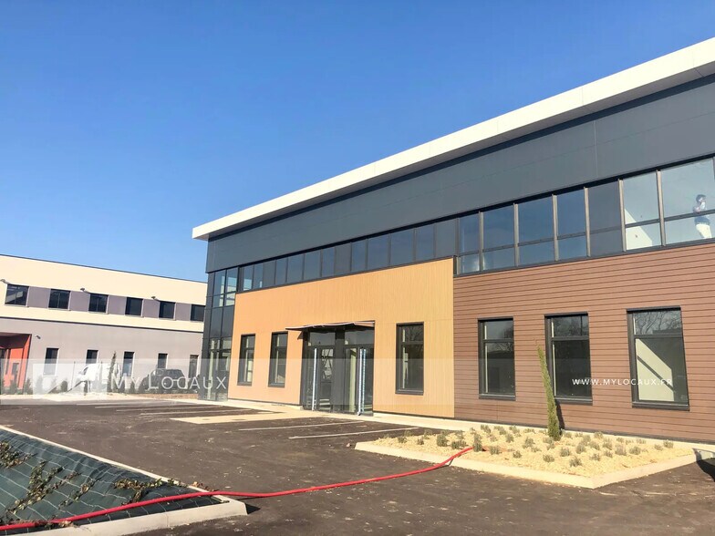 Flex dans Gennevilliers à louer - Photo du bâtiment - Image 1 de 3