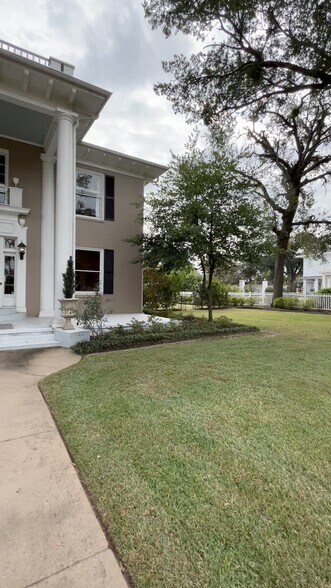 313 E Charnwood St, Tyler, TX à louer - Vidéo sur l’inscription commerciale - Image 2 de 120