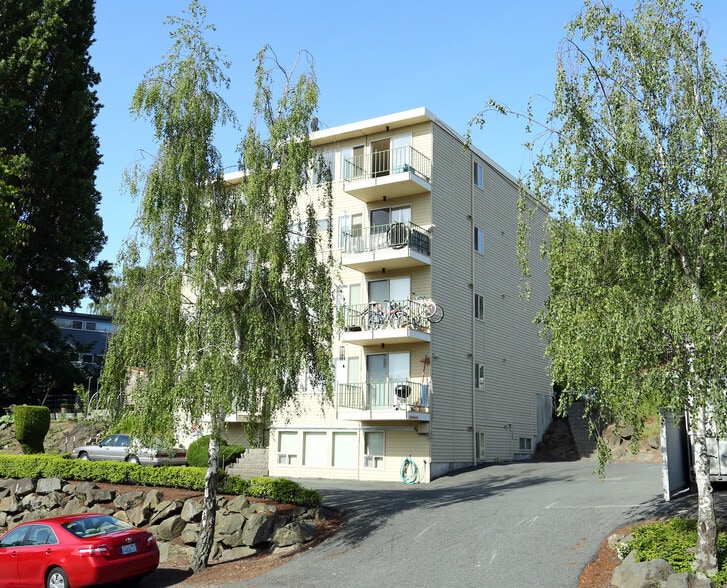 2626 Thorndyke Ave W, Seattle, WA à vendre - Photo du bâtiment - Image 2 de 4