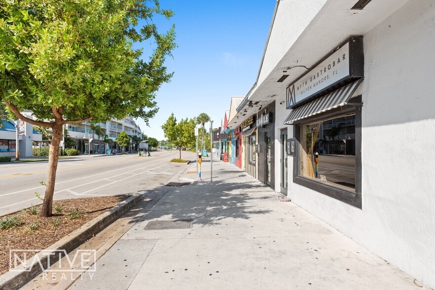 2205-2227 Wilton Dr, Fort Lauderdale, FL à louer - Photo du bâtiment - Image 2 de 39