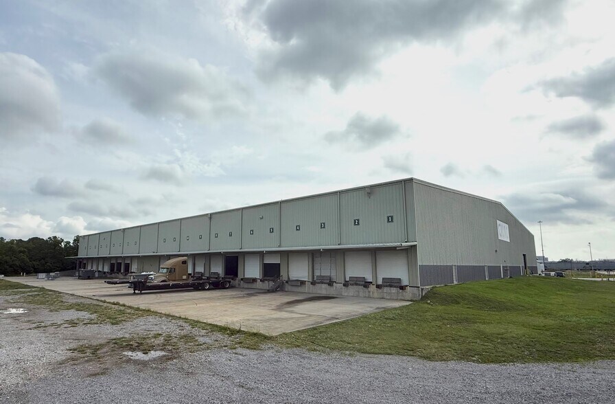 1000 Le Blanc Rd, Port Allen, LA à louer - Photo du bâtiment - Image 1 de 8