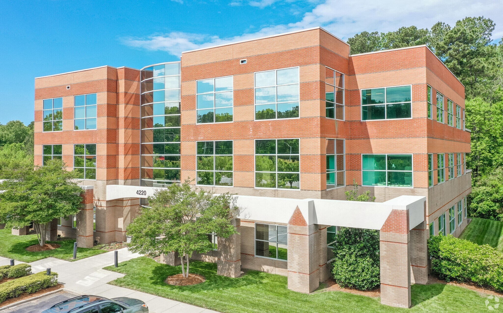 4220 NC Hwy 55, Durham, NC à vendre Photo du bâtiment- Image 1 de 8