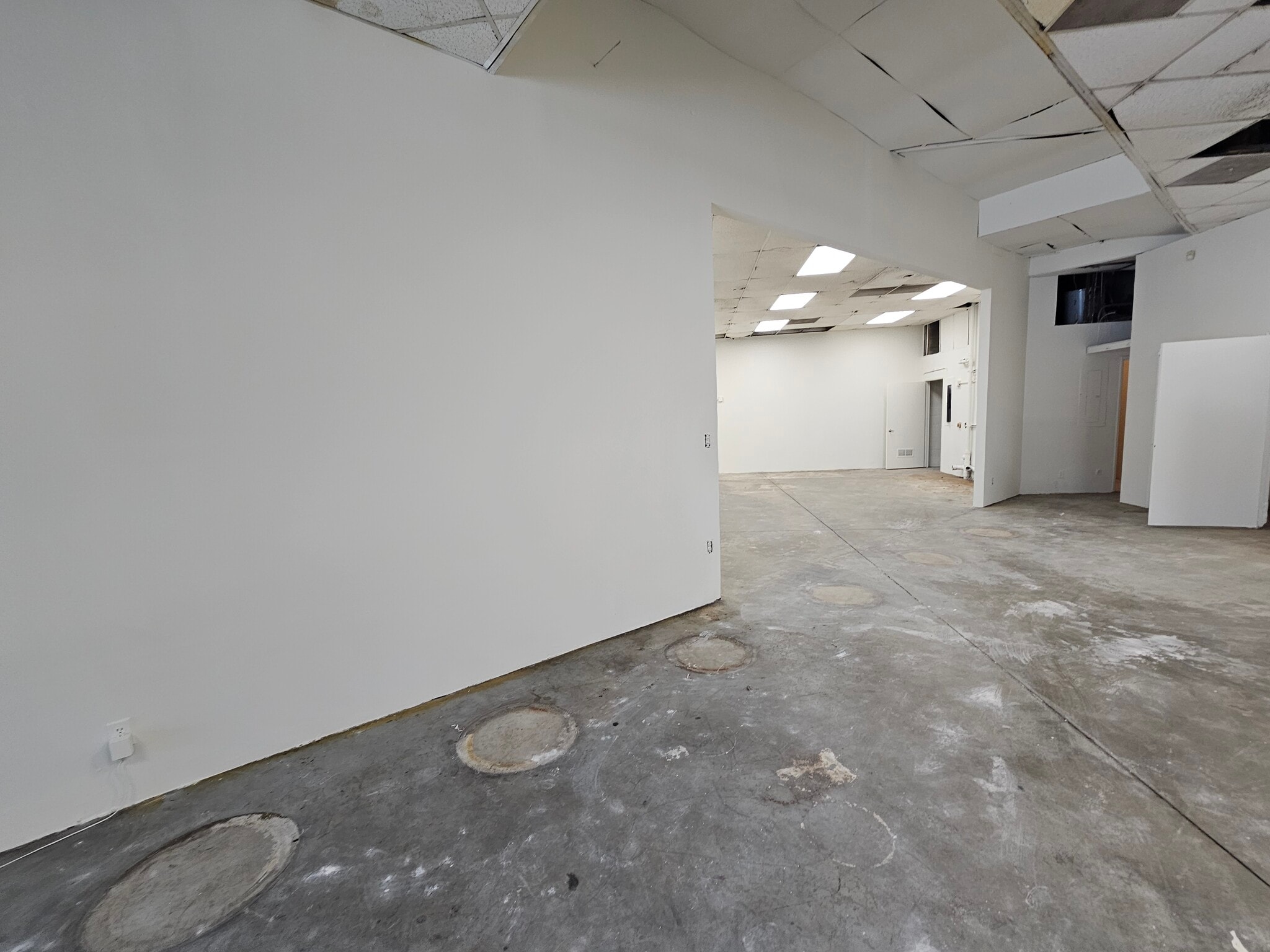 10610 Ventura Blvd, Studio City, CA for lease Interior Photo- Image 1 of 5