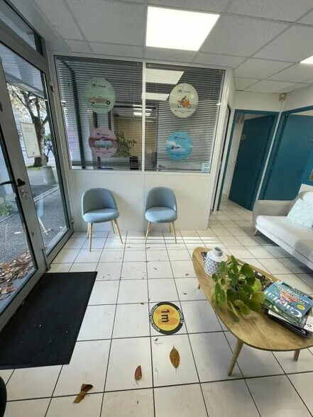 Commerce de détail dans Nantes à louer - Photo du bâtiment - Image 3 de 8