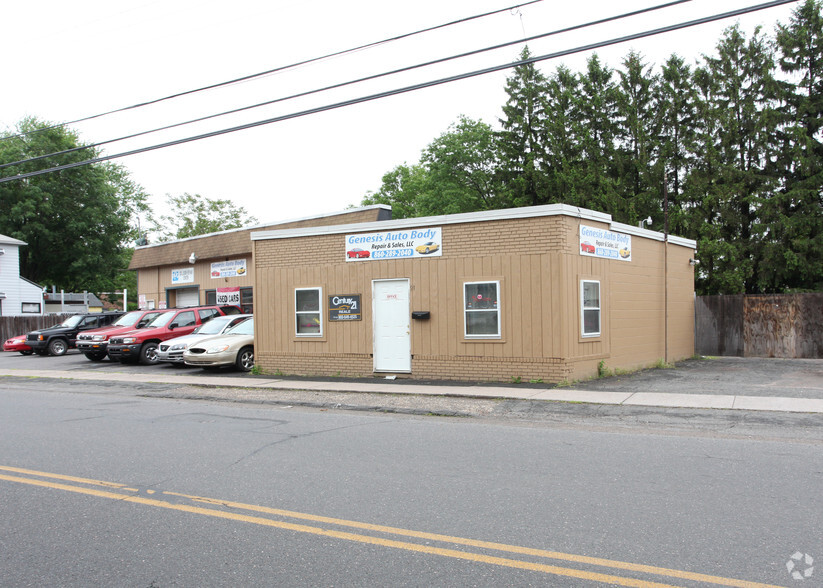 97 Tolland St, East Hartford, CT à vendre - Photo principale - Image 1 de 1