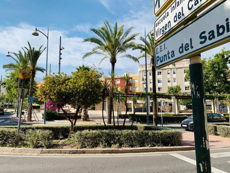 Commerce de détail dans El Ejido, Almería à louer - Photo du bâtiment - Image 3 de 24