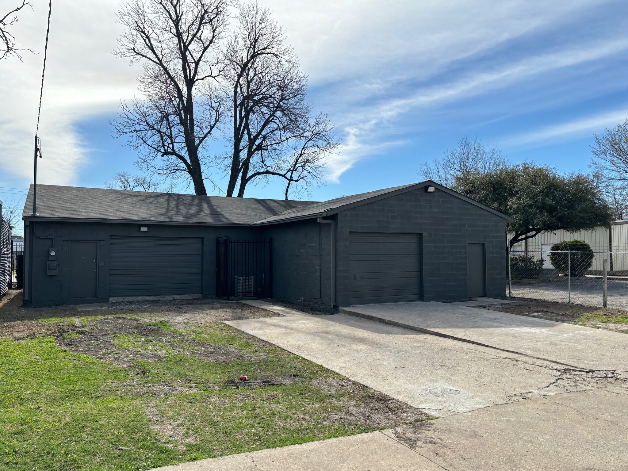 2702 Manor Way, Dallas, TX for sale Building Photo- Image 1 of 1