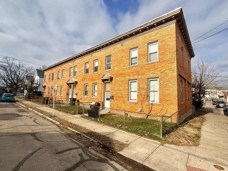 1762 Cleveland Ave, Norwood, OH à vendre - Photo du bâtiment - Image 2 de 34