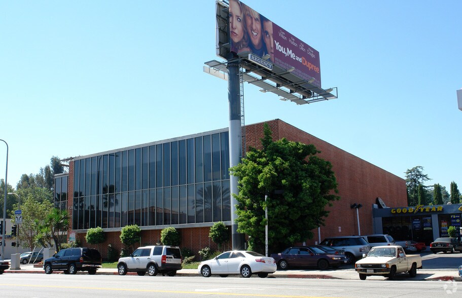 16400 Ventura Blvd, Encino, CA à louer - Photo du bâtiment - Image 3 de 5