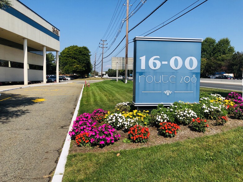 16-00 State Route 208, Fair Lawn, NJ for lease - Building Photo - Image 3 of 11