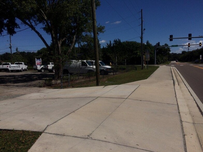 2011 Gunn Hwy, Odessa, FL for lease - Building Photo - Image 3 of 5