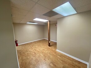 1201 College Park Dr, Dover, DE for lease Interior Photo- Image 1 of 4