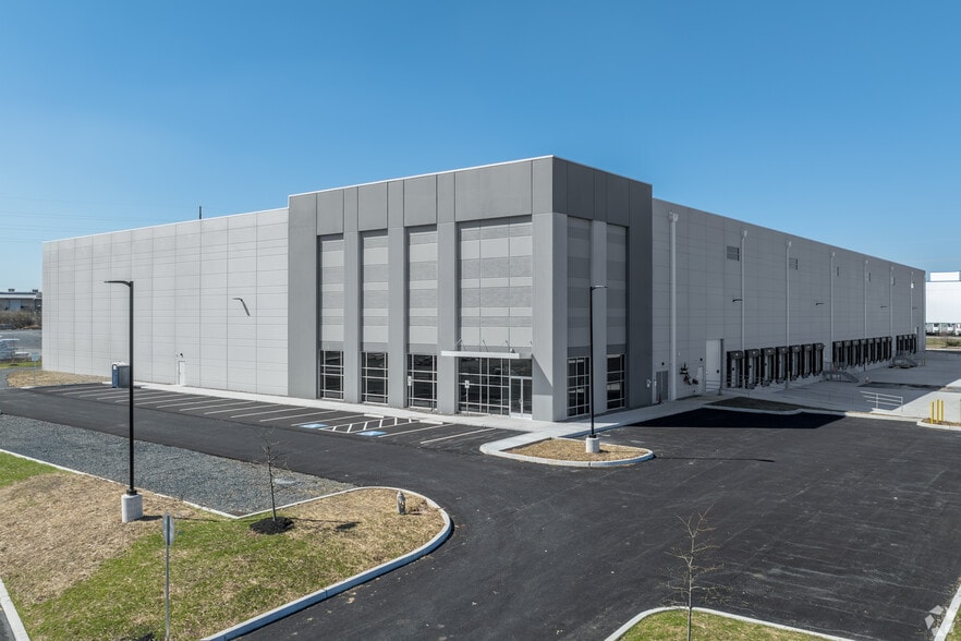 1010 Heller Rd, Quakertown, PA for lease - Building Photo - Image 1 of 7