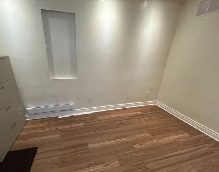 588 Danforth Ave, Toronto, ON à vendre - Photo intérieure - Image 2 de 7