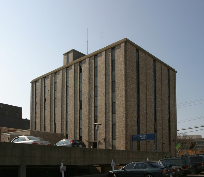 4085 Chain Bridge Rd, Fairfax, VA à louer - Photo du bâtiment - Image 2 de 4