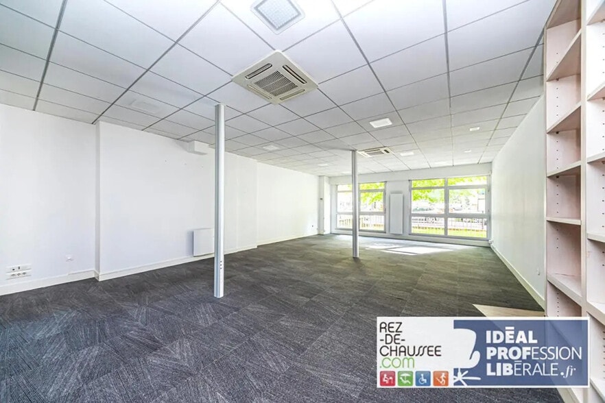 Multifamily in Boulogne-Billancourt for sale - Interior Photo - Image 1 of 10