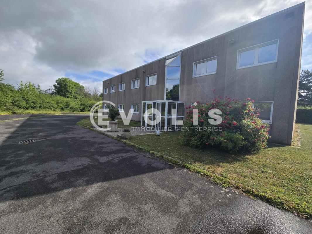 Office in Nozay for lease Building Photo- Image 1 of 5