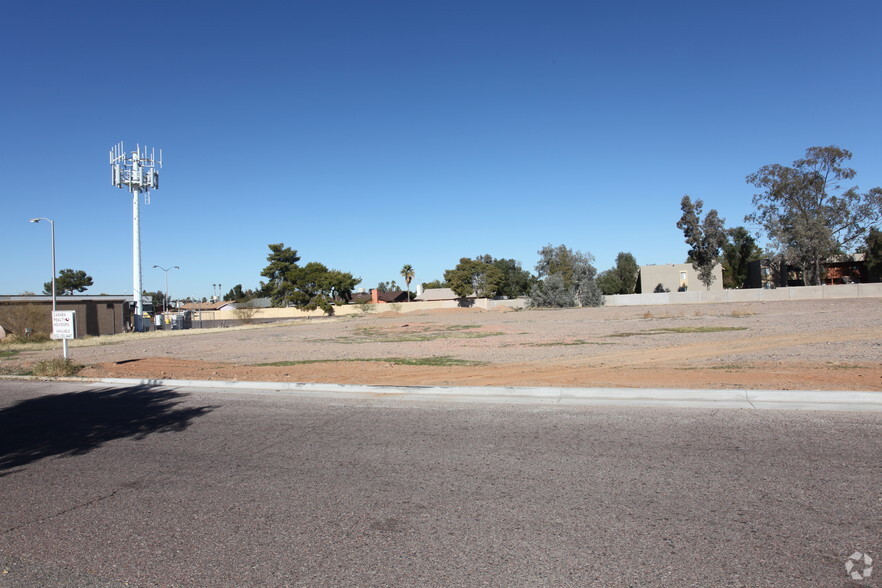 E Thunderbird Rd, Phoenix, AZ à vendre - Photo du bâtiment - Image 3 de 4