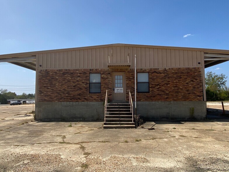 3390 Jeff Homan Blvd, Tupelo, MS à louer - Photo du bâtiment - Image 3 de 17