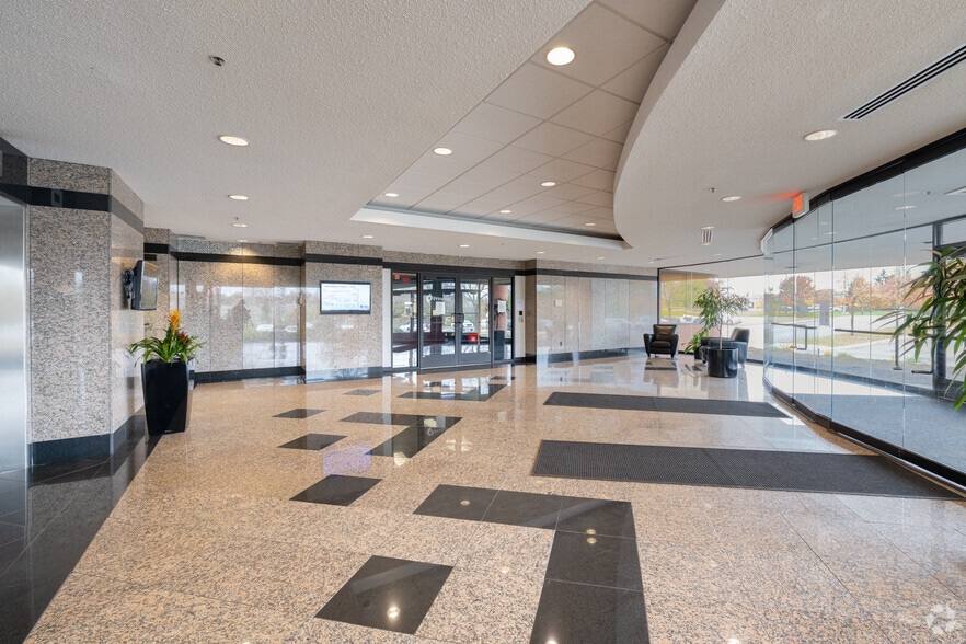 3196 Kraft Ave SE, Grand Rapids, MI à louer - Hall d’entrée - Image 2 de 3