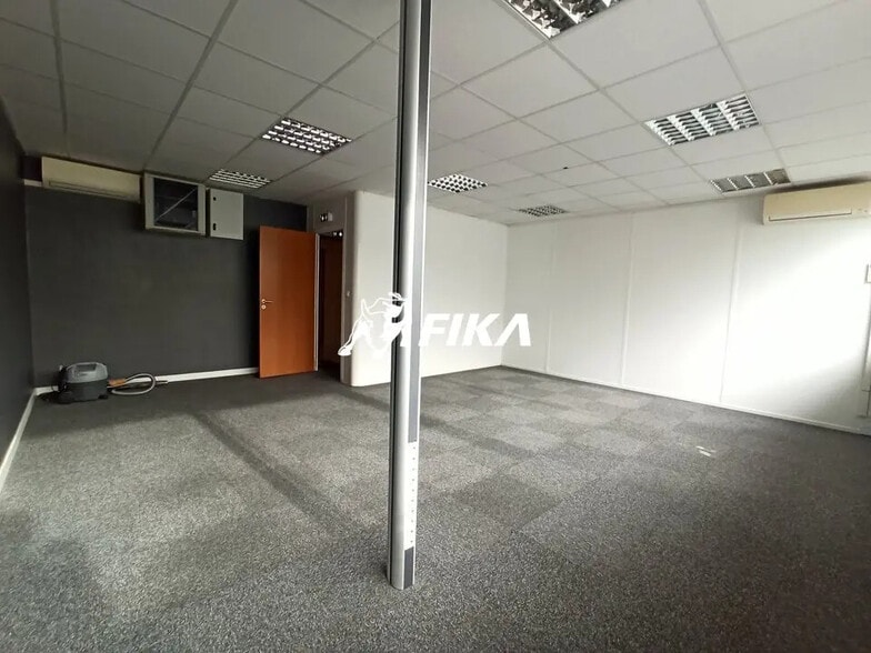 Office in Toulouse for lease - Interior Photo - Image 3 of 5
