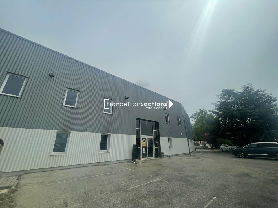 Retail in Toulouse for lease Building Photo- Image 1 of 10