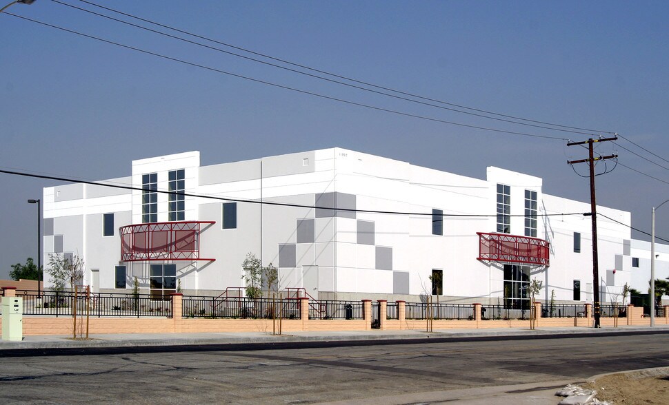 11911 Clark St, Arcadia, CA à louer - Photo du bâtiment - Image 3 de 10