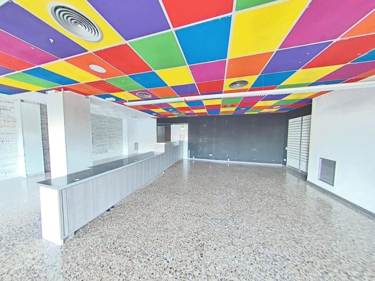 El Vendrell, TAR 43700 - - - Interior Photo - Image 2 of 12