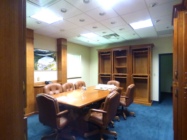 9 Batchelder Rd, Seabrook, NH à louer - Photo du bâtiment - Image 3 de 5