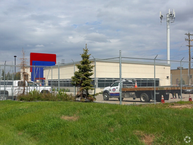 9520 42 Ave NW, Edmonton, AB for lease - Building Photo - Image 2 of 3