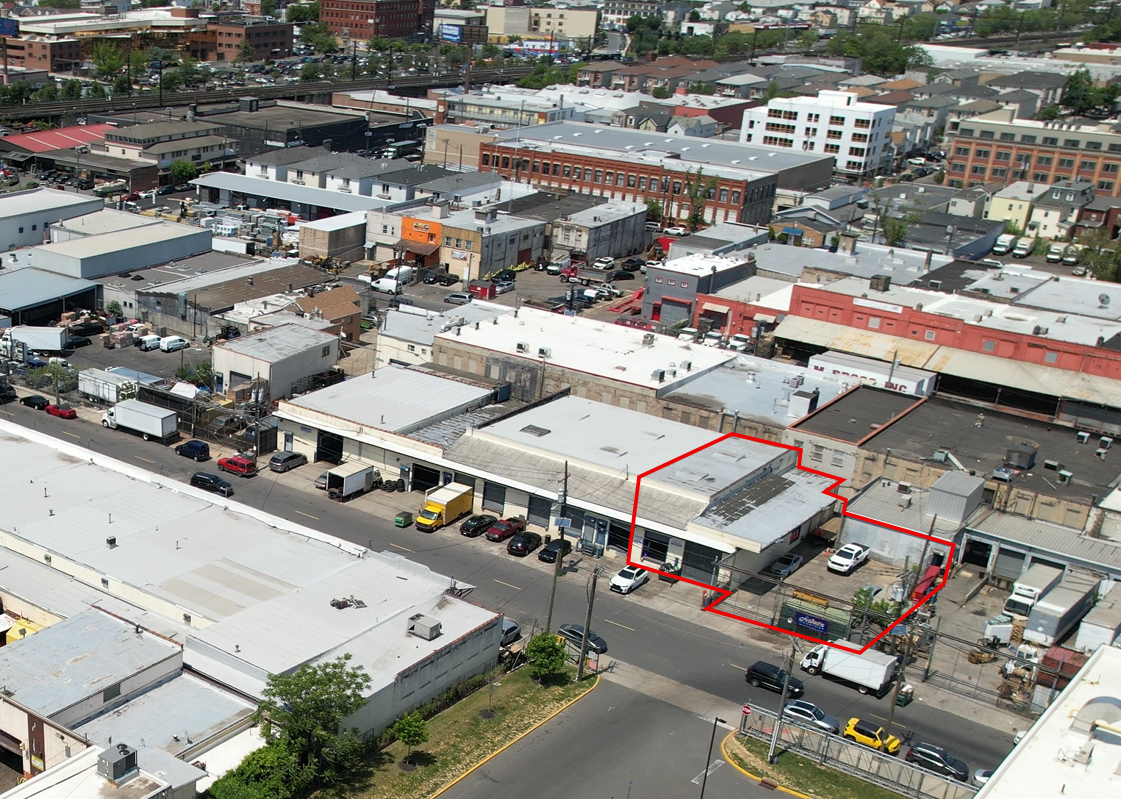 219-221 Vanderpool St, Newark, NJ for lease Building Photo- Image 1 of 4