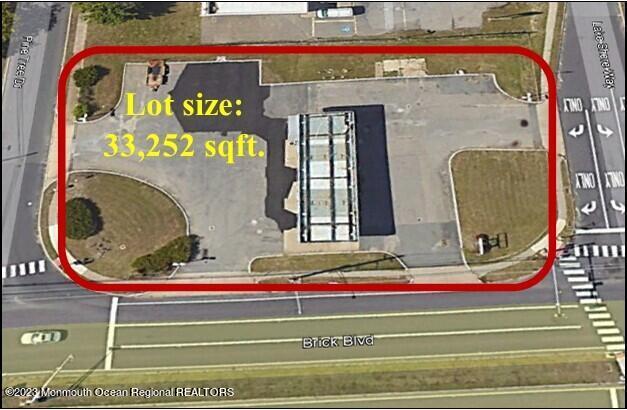 310 Brick Blvd, Brick, NJ à louer - Photo du bâtiment - Image 2 de 4