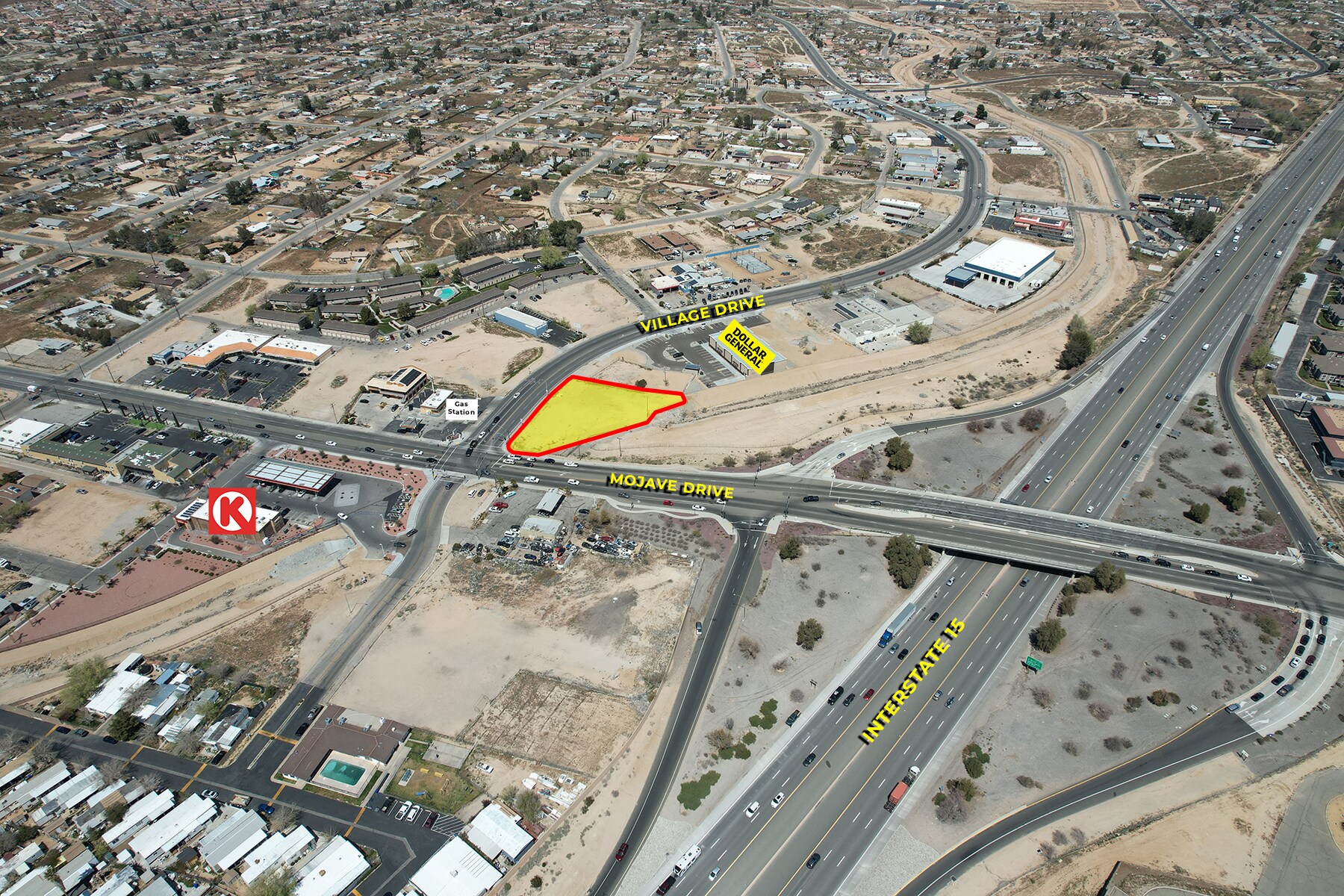 15321 Village Dr, Victorville, CA à louer Photo du bâtiment- Image 1 de 8