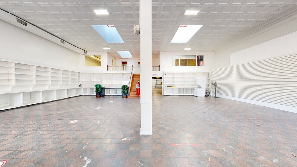 1515 W Broad St, Richmond, VA à louer - Numérisation 3D de Matterport - Image 2 de 21