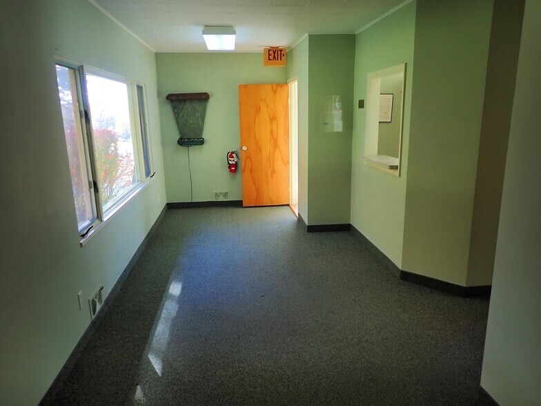 6133 Big Tree Rd, Livonia, NY à louer - Photo du bâtiment - Image 3 de 17
