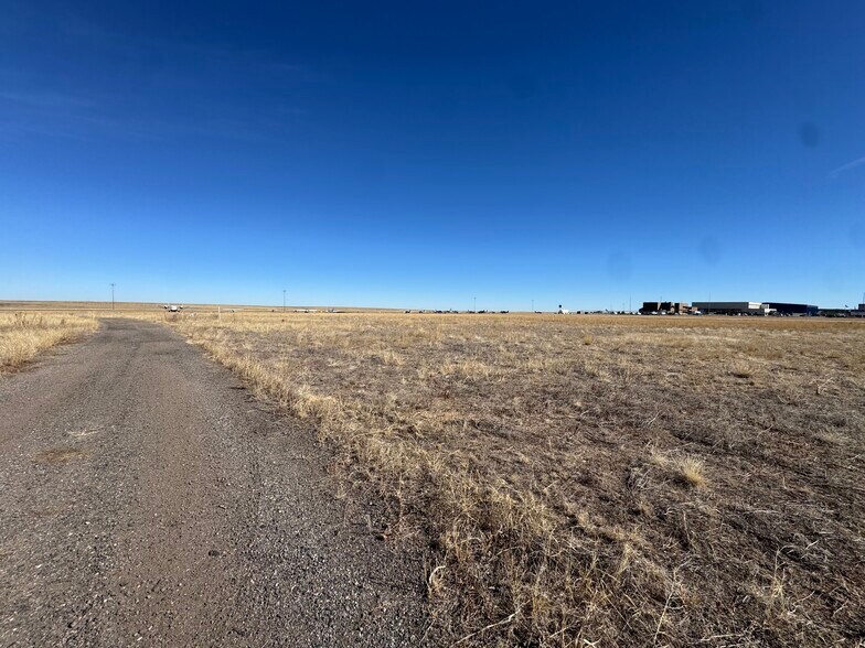 5210 Violet Hill Street, Watkins, CO à vendre - Photo du bâtiment - Image 2 de 2