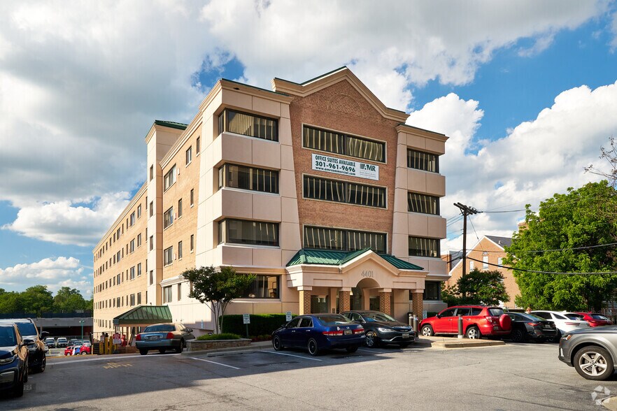 4401 East-West Hwy, Bethesda, MD à louer - Photo du bâtiment - Image 3 de 4