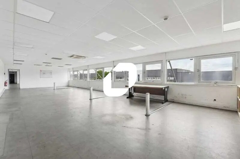 Industrial in SAINT-OUEN-L'AUMONE for lease - Interior Photo - Image 2 of 30